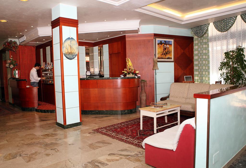 Hotel American Lido di Jesolo Bagian luar foto