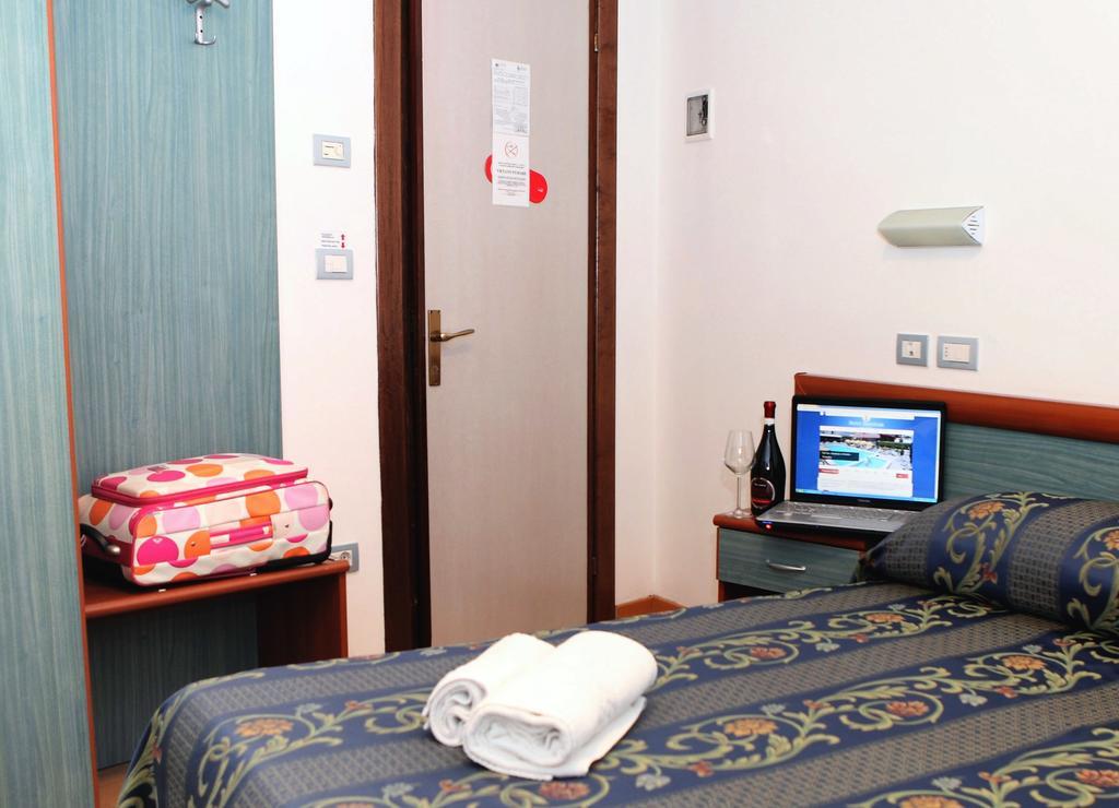 Hotel American Lido di Jesolo Bagian luar foto