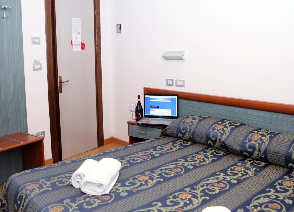 Hotel American Lido di Jesolo Bagian luar foto